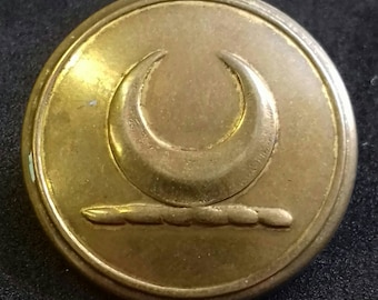 Scarce Irish Made Antique Livery Button of Firmin Dublin Manufacture to the Birmingham Family. 25.5mm