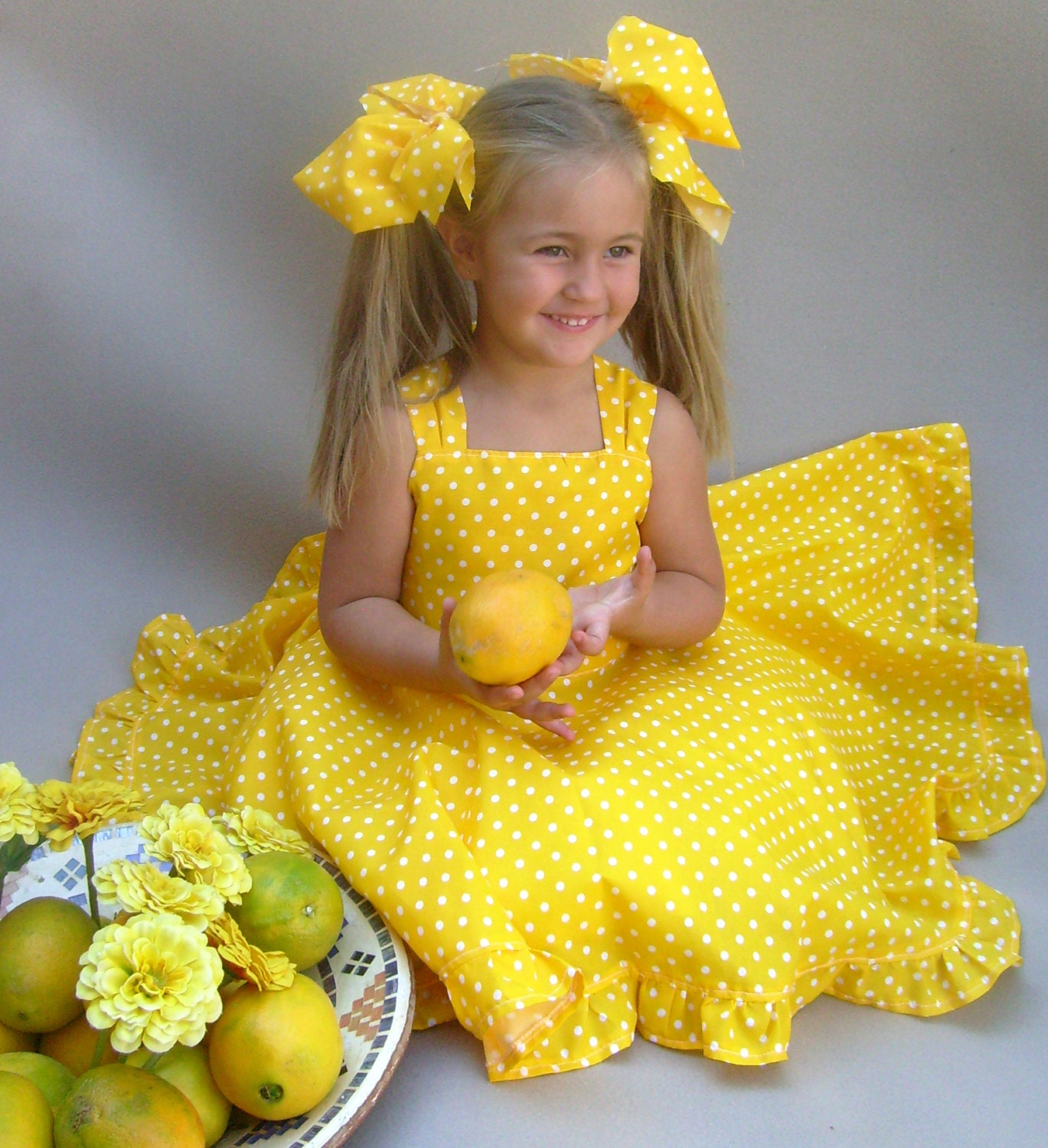 plain yellow outfits for girls
12