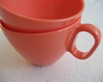 BOGO 40% OFF // Pair of Vintage Melmac cups - Rainboware - Quality Melamine - Buckingham, Canada - circa 1950s - Coral/orange/pink