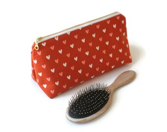 Makeup Bag / Hearts Makeup Bag / Makeup Pouch / Zipper Pouch / Valentine Pouch / Cosmetic bag / Toiletry Bag