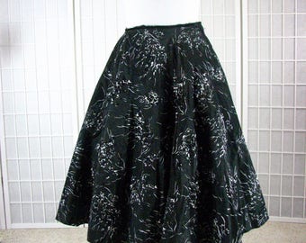 1950s Black & Ivory Hand Painted Taffeta CIRCLE Skirt...... size Medium / 27 Inch Waist
