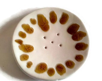 Soap dish, ceramic soap dish, draining soap dish, soap holder, soap tray, sponge holder, ceramic sponge holder, soap dish drain, white dish
