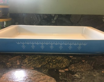 Pyrex 933 Snowflake Garland Lasagna Pan