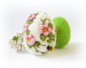 Easter Egg,Needle felted egg,Pink Floral with Bee, Spring Ornament,Felt egg,Miniature Original Art,Collectible