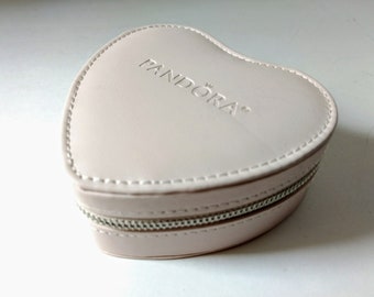 Pandora Heart Box, Zipper Beige Leather, travel jewelry case, round bracelet form, black velvet interior, travel clutch, trinket dresser box