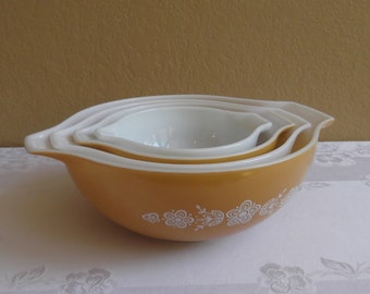 Pyrex Butterfly Gold I Cinderella 4 bowl Set