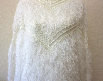 WHITE FRINGE SWEATER