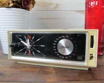 Vintage Retro Radio Clock with Alarm