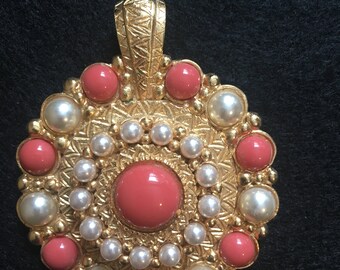 Vintage Guy Laroche Paris Pendant