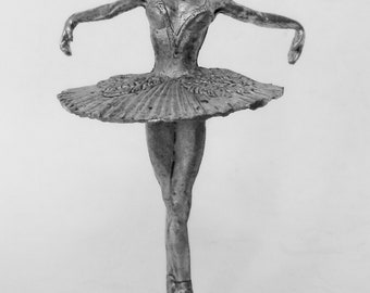 Tin miniature. Pewter sculpture. Tin soldier. Ballerin. 1/32