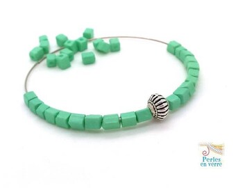 Mint green glass beads 10 gr cubes seed beads 4x4mm (pv779)