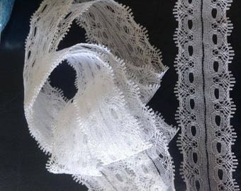 3 metre 3.5 centimeters wide white lace trim