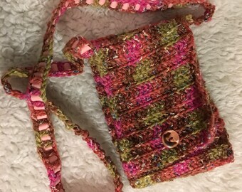 Crocheted yarn shoulder bag