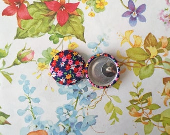 Handmade Earrings / Fabric Covered Buttons / Wholesale Jewelry / Gifts for Her / Stud Earring / Vintage Floral Print/ Hypoallergenic
