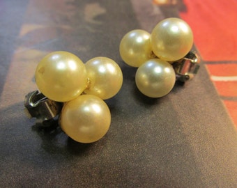 Vintage Ivory Pearl Clip-On Earrings