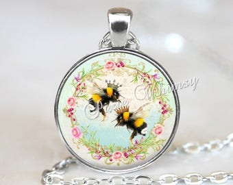 QUEEN BEE Pendant Necklace Jewelry Keychain, Queen Crown, Beekeeper Gift, Beekeeping Jewelry, Apiary, Beehive Necklace, Honey Bee Jewelry