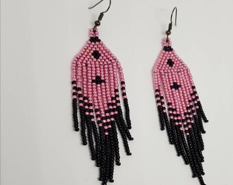 Native earring; hand made seed beads earring;