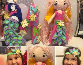 Felt set "Incredible Peacock" including peacock headband, peacock-style doll and the letter