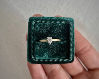 Pear-shaped diamond engagement / stacking ring