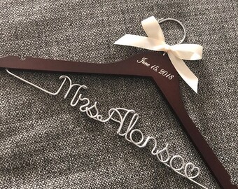 Bride hanger,personalized bride hanger,Personalized Hanger,Custom hanger,wire name hanger,Bridesmaids hanger,bride hanger