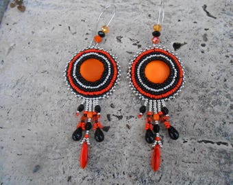 Embroidered beaded earrings "black and orange intense"