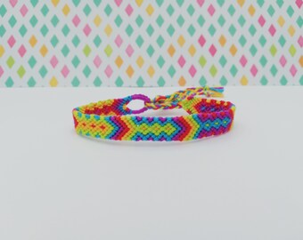 Friendshipbracelet-Hand made knotted friendship Band-macramé