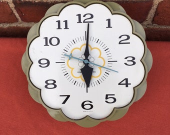 Vintage Wall Clock, General Electric, Electric Clock, Olive Green