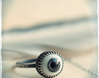 Glass eye ring, evil eye protection talisman, dolls eye, sterling silver eye ring, fancy gallery wire and hammered band, stackable ring.
