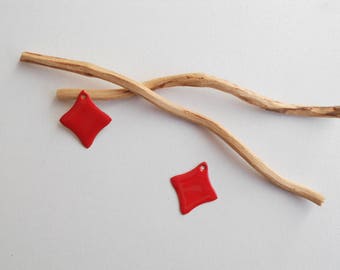 X 2 red diamond charms