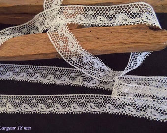 White nylon 1960s fine Valenciennes lace coupon 4 m 40