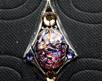 Lavender Aura Bindi - ATS, Tribal Fusion, Belly Dance, Facial Jewelry, Third Eye, Pink, Lavender, Purple, Gold