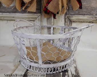 White Rooster Chicken Wire Basket / Metal / Bowl / French Country Decor / Rustic Farmhouse Kitchen Table Decor / Distressed / Ready To Ship