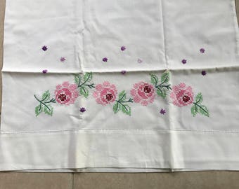 Hand cross-stitch vintage pillowcase - set of 2
