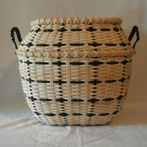 Handcrafted Basket: "Fuyu"