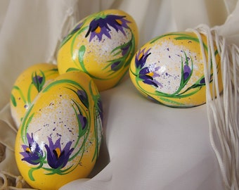 Easter eggs on shells of chicken eggs