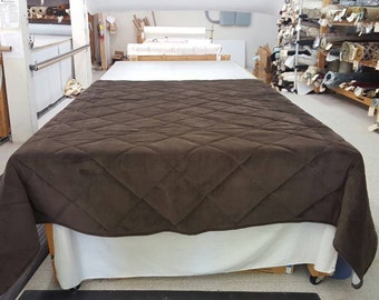 Super King (114"L x 98"W) Chevy Brown Quilted Coverlet (Velvet Feel)
