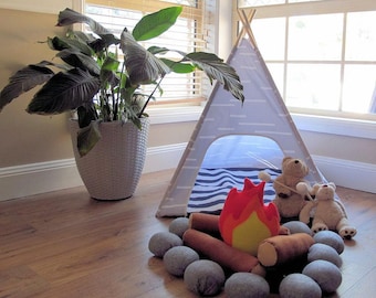 Felt Campfire, Pretend Play, Campfire Toy, Indoor Play, Montessori Toys, Waldorf Toys, Tee pee Tent