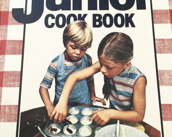 Vintage Cookbook Junior Cookbook Children Cookbook Better Homes and Gardens Large Format Edition 1983