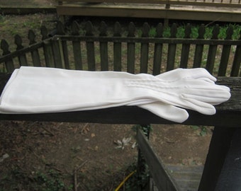 White Formal Gloves, Ladies Vintage Elbow Length Dress Gloves, Decoration On Back, Possibly Size Five, Small Size,