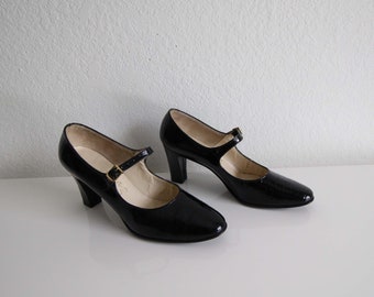 VINTAGE Shoes Mary Jane Heels Black Patent Leather Womens Size 7 Narrow