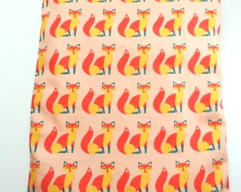 Wet bag 6" x 9.5" approx. Ideal for Cloth Pads. PUL lined.Vixen foxes print.
