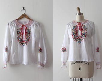 vintage 1960s blouse // 60s Hungarian embroidered peasant blouse