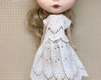 Blythe eyelet outfif off white short sleeves