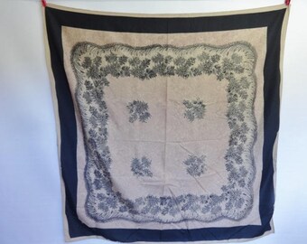 Large Vintage Paisley Shawl Scarf 113cm x 113cm 44.4"x44.4"