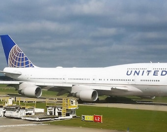Digital Photograph of United Airlines Boeing 747