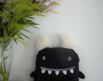 Monnie - the black friendly monster from PRULLIEZ