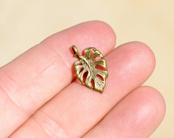 10 Bronze Leaf Charms BC3352