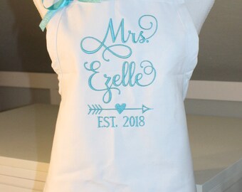 Mrs Apron in GRACE Font with Arrow w/Heart - Bridal Shower Gift - Bride Apron - Wedding Apron - Gift for the Bride - Personalized Apron