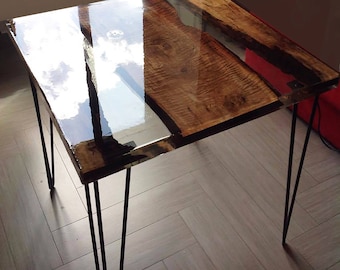 Coffee / lunch table made with Pera wood and high quality transparent epoxy resin