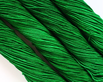 WOODLAND | hand dyed yarn | green | merino/superfine/MCN